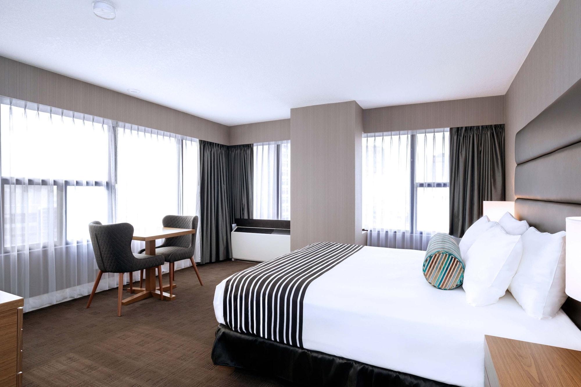 Sandman Signature Downtown Hotel