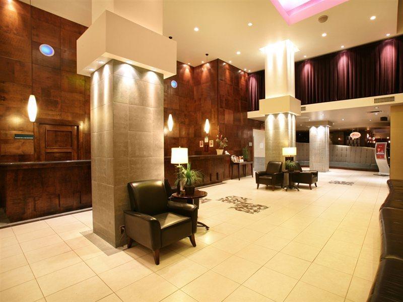 Hotel Sandman Signature Downtown