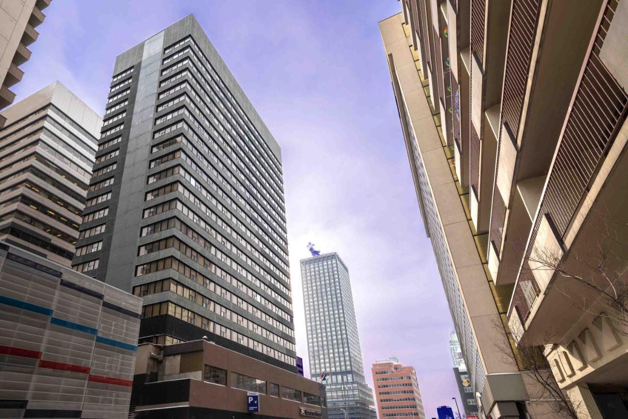 Sandman Signature Downtown Hotel